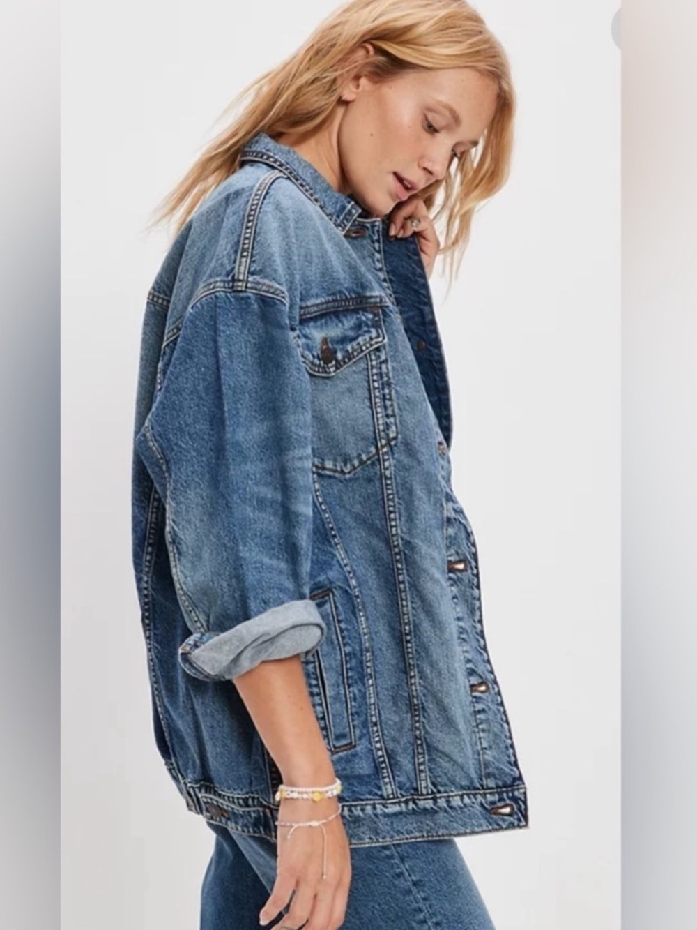 AE '90s Boyfriend Medium Wash Denim Jacket Size Medium NWT